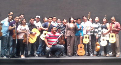 Leticia Soto with students